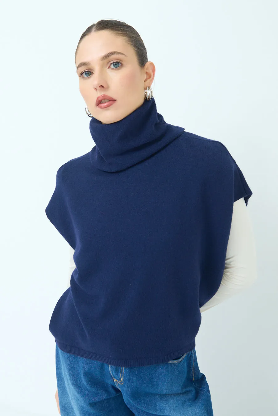 Sleeveless turtleneck knit vest wholesale