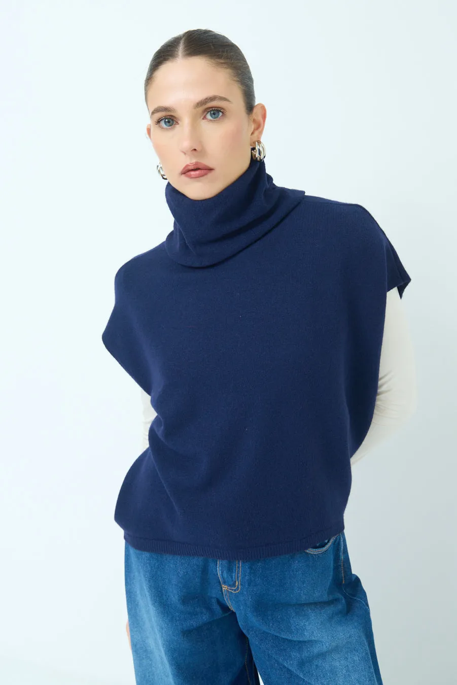 Sleeveless turtleneck knit vest wholesale