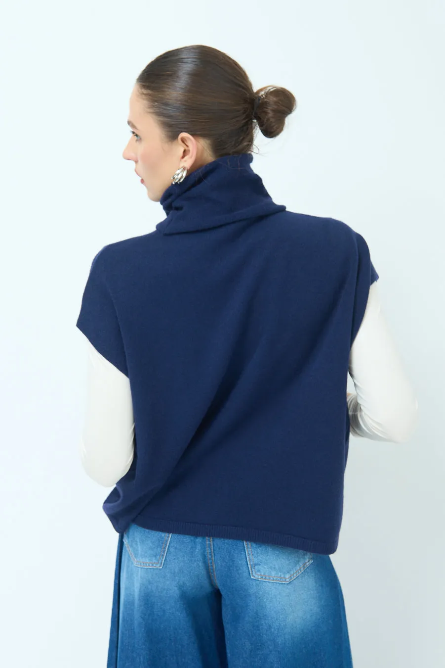 Sleeveless turtleneck knit vest wholesale